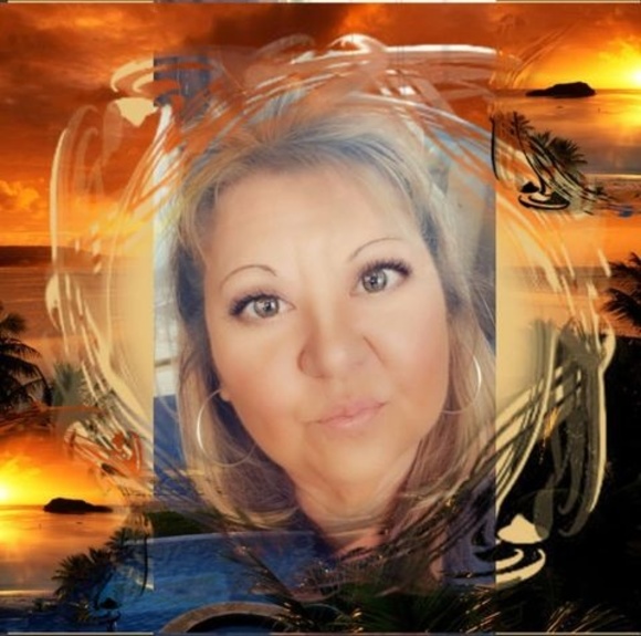 Meet your Posher, Nina - Picture 1 of 1